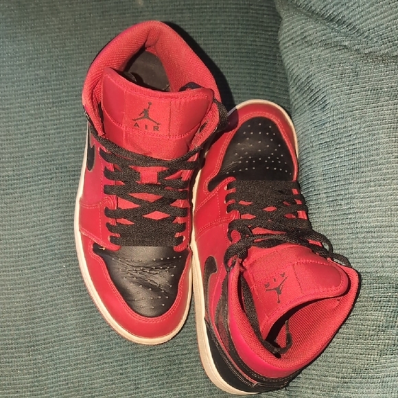 Nike Red and Black Sneakers Aj1 - Picture 3 of 7